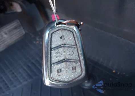 2017 Cadillac Escalade Luxury z USA, uszkodzony, nr VIN 1GYS4BKJ7HR351133